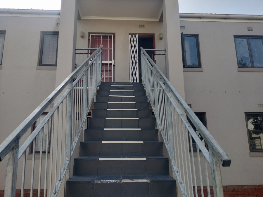 To Let 1 Bedroom Property for Rent in St Dumas Western Cape
